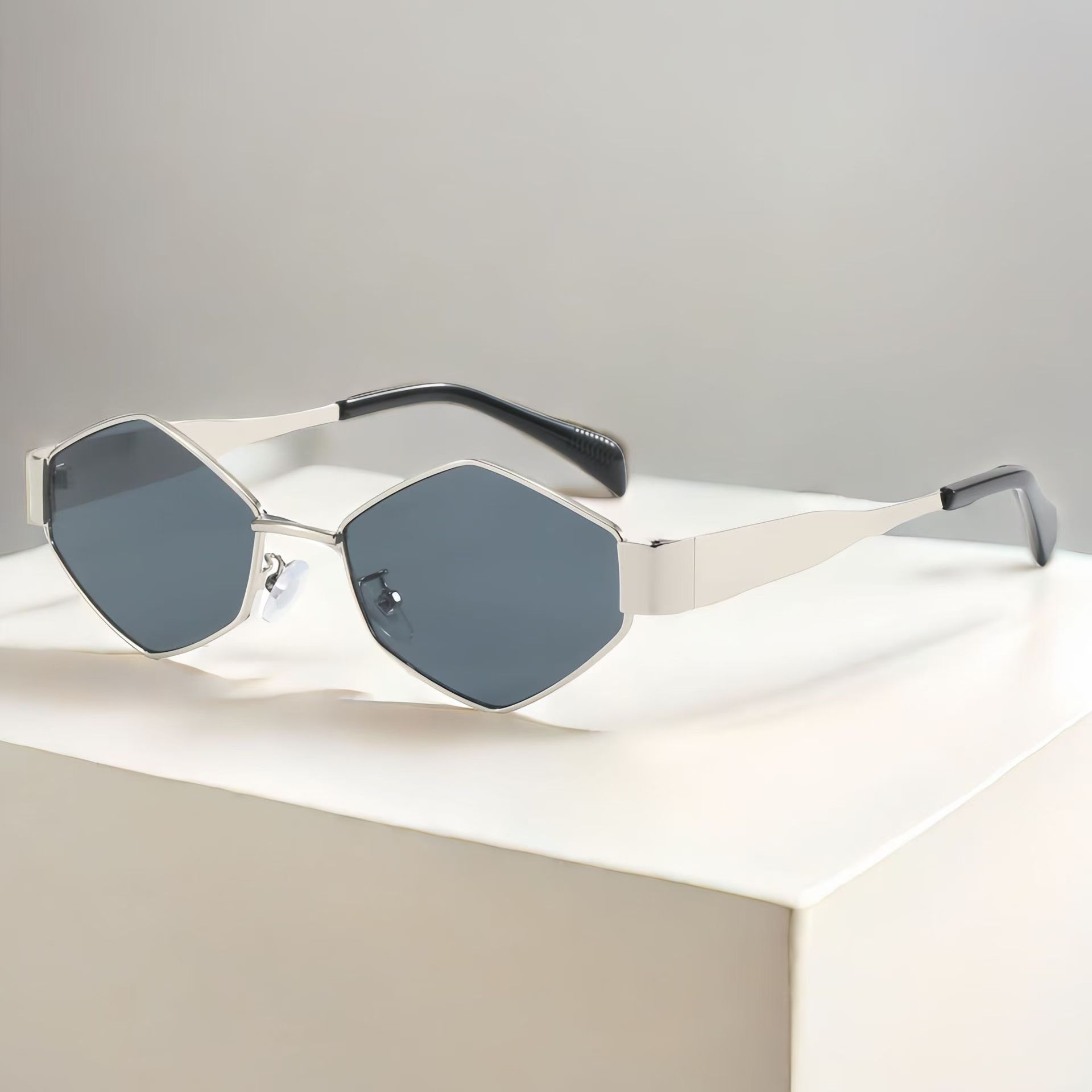Gafas de sol redondas europeas y americanas para mujer, estilo urbano, novedad 2026, gafas de sol metálicas de moda, gafas de sol a la última. image 20