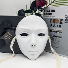 ハロウィーンの鬼歩舞の仮面の彩色の男の女性の顔の服装のマスクの街のダンスの白黒の化粧の舞踏会のマスク