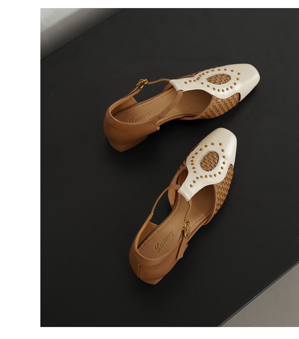Sandal nữ mũi nhọn gót thấp da bò đinh tán phong cách La Mã — đen chi tiết 15