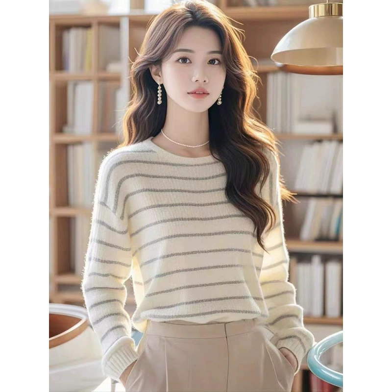 Knitted autumn base body-friendly sweater, oversize