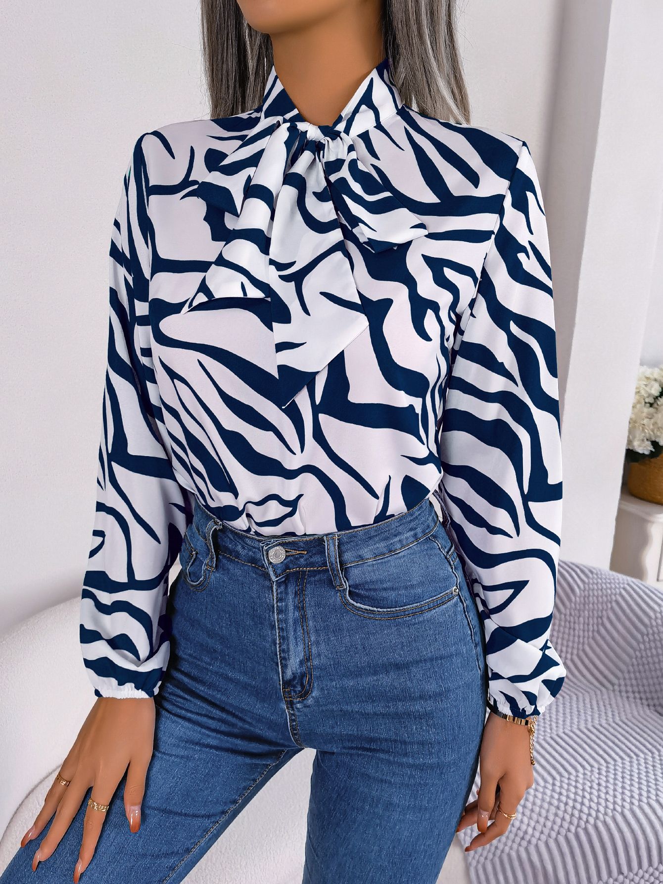 Wholesale Women's Casual Elegant Zebra Long Sleeve Printing Blouses display picture 6