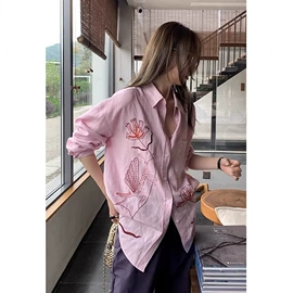 女式衬衫;女式T恤;半身裙