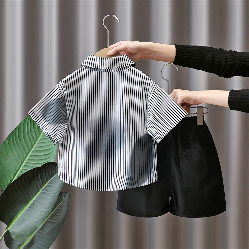 7142 Traje de camisa para niños Verano delgado 2025 Nuevo estilo Camisa de manga corta para niños Traje de dos piezas de verano para niños guapos