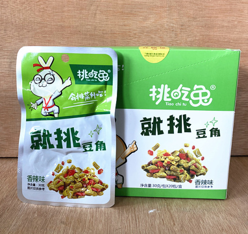 Picky Rabbit, refreshing and crispy bamboo shoots, shredded kelp, pickled beans, enoki mushrooms and potato slices. Ready-to-eat appetizers.