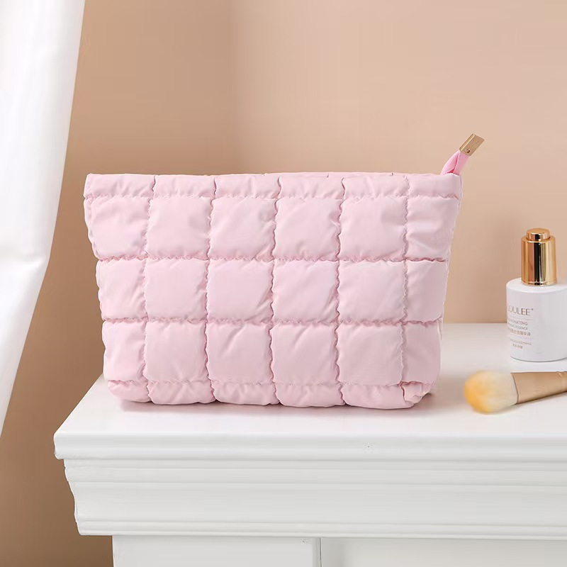 Bolso cosmético de plumón estilo ins simple Bolso de almacenamiento de lavado portátil portátil de gran capacidad para mujer pequeña