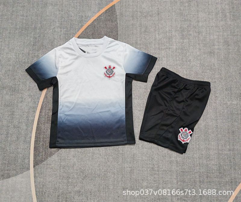 2425 콜린티안 홈코트