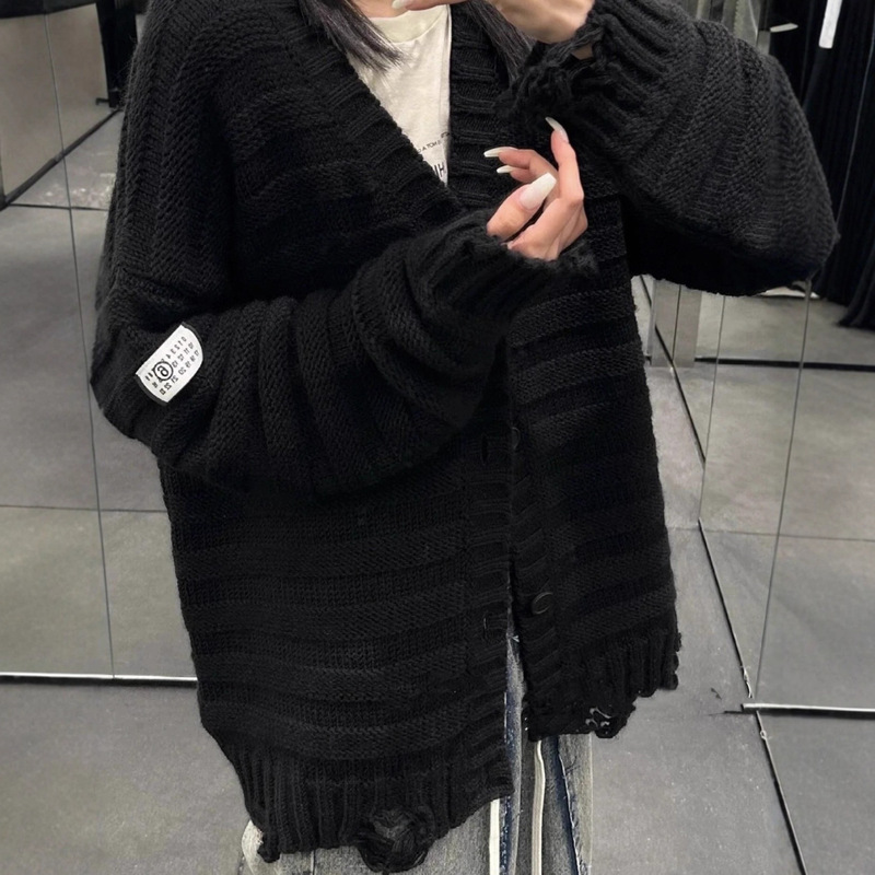 Mm6 Ma's 25 Early Autumn New Digital Armband Tassel Destruction Lazy Style Knitwear V Neck Button Knitwear Cardigan