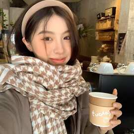 千鸟格围巾秋冬新款披肩外搭围巾女冬季高级感仿羊绒印花保暖柔软