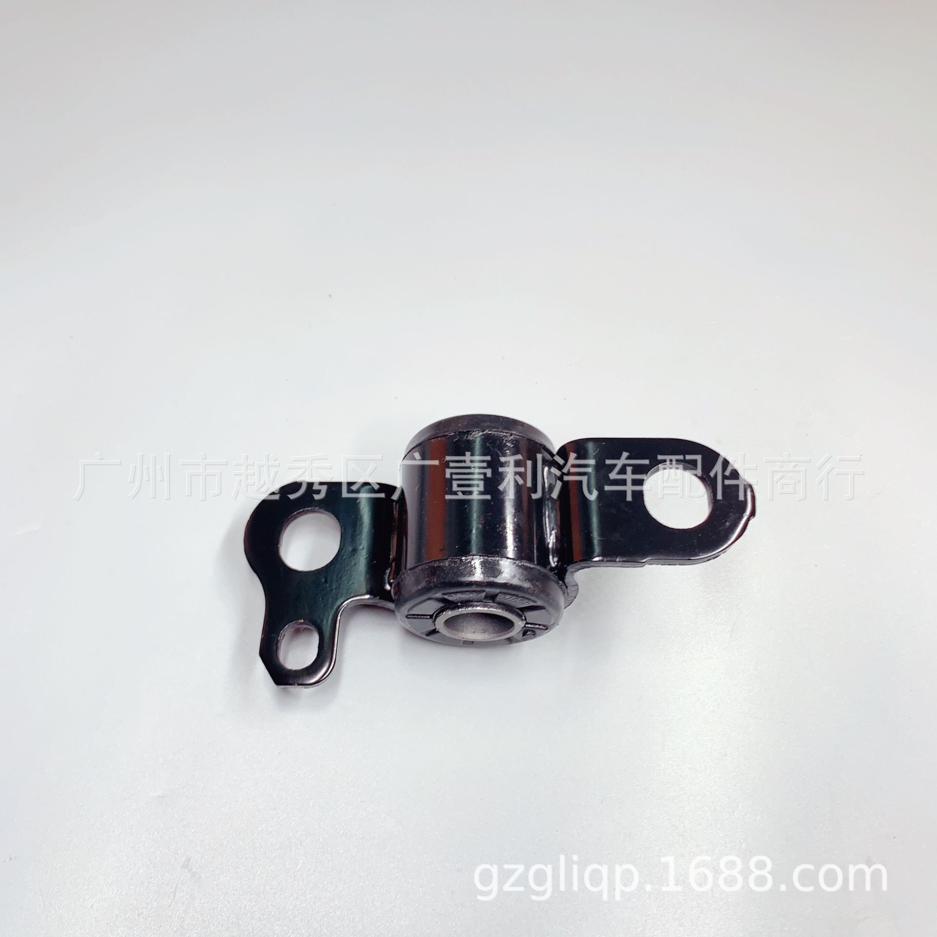 Applicable to 48076-42010 48706-42050 RAV4 SXA11 lower suspension rubber sleeve LH