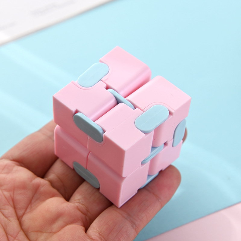 Cubo de Rubik de segundo orden creativo ilimitado Cubo de Rubik macaron color yema del dedo Flip descompresión juguetes transfronterizos nuevos juguetes educativos