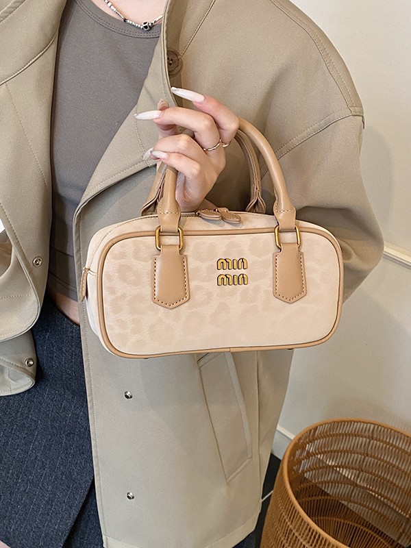 Nicho transfronterizo leopardo pequeño bolso cuadrado para mujeres 2025 nuevo lujo ligero versátil bolso de bolos de mano de moda