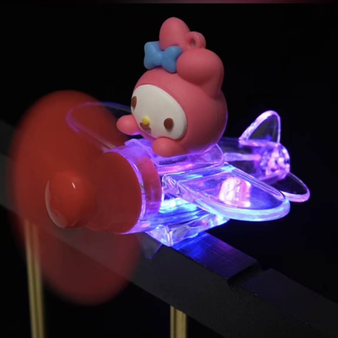 Energía eólica, rotación, iluminación, pequeños aviones, vehículos eléctricos, motocicletas, energía eólica, luces LED, accesorios para automóviles, pequeños adornos