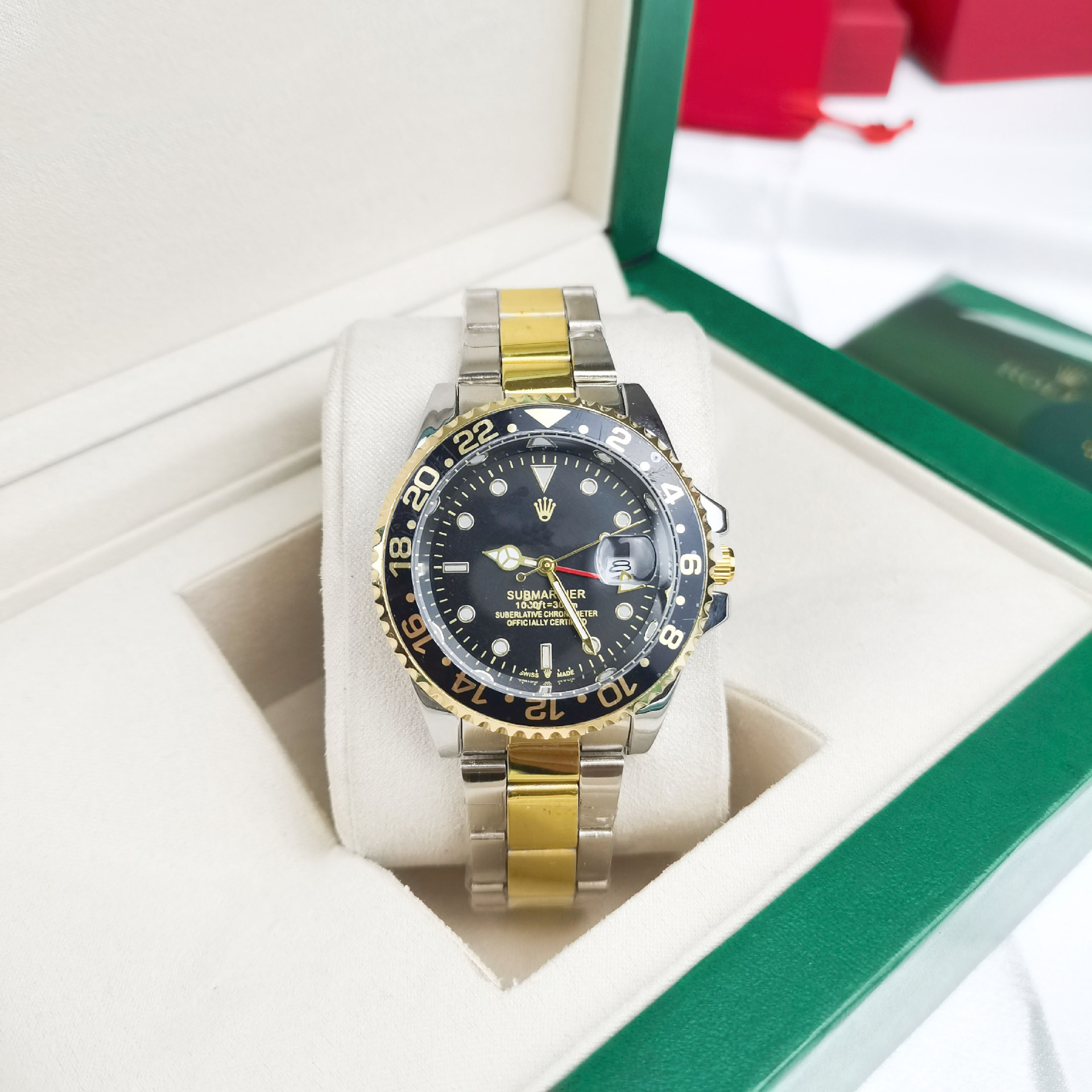 Four-pin coke circle, three gold circles, black circle and black surface