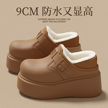 ���Ә���ˮ����ЬŮ��2025�¿��⴩�r�з�����ˮ���߱�ů���϶���