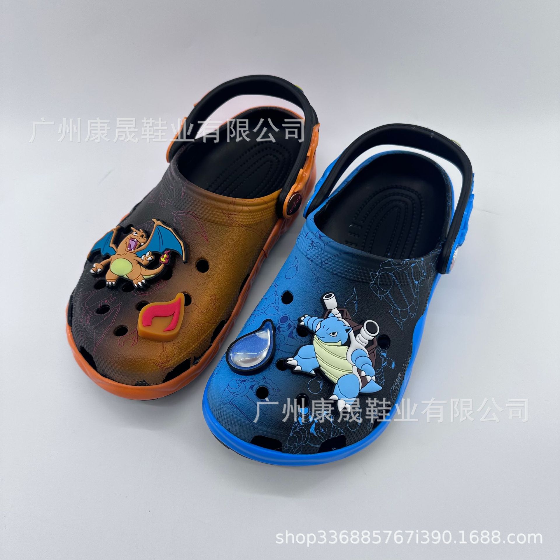 Nuevo Pokémon agua / fuego cruzado zapatos de agujero ligero sandálias de playa zapatillas antideslizantes zapatillas para niños y niñas