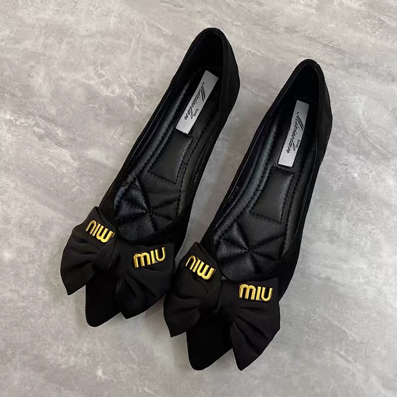 봄과 가을 새로운 스타일 뾰족한 마이크로 화이버 전문 여성 패션 신발 슬리브 플랫 신발 여성용 로우 힐 신발