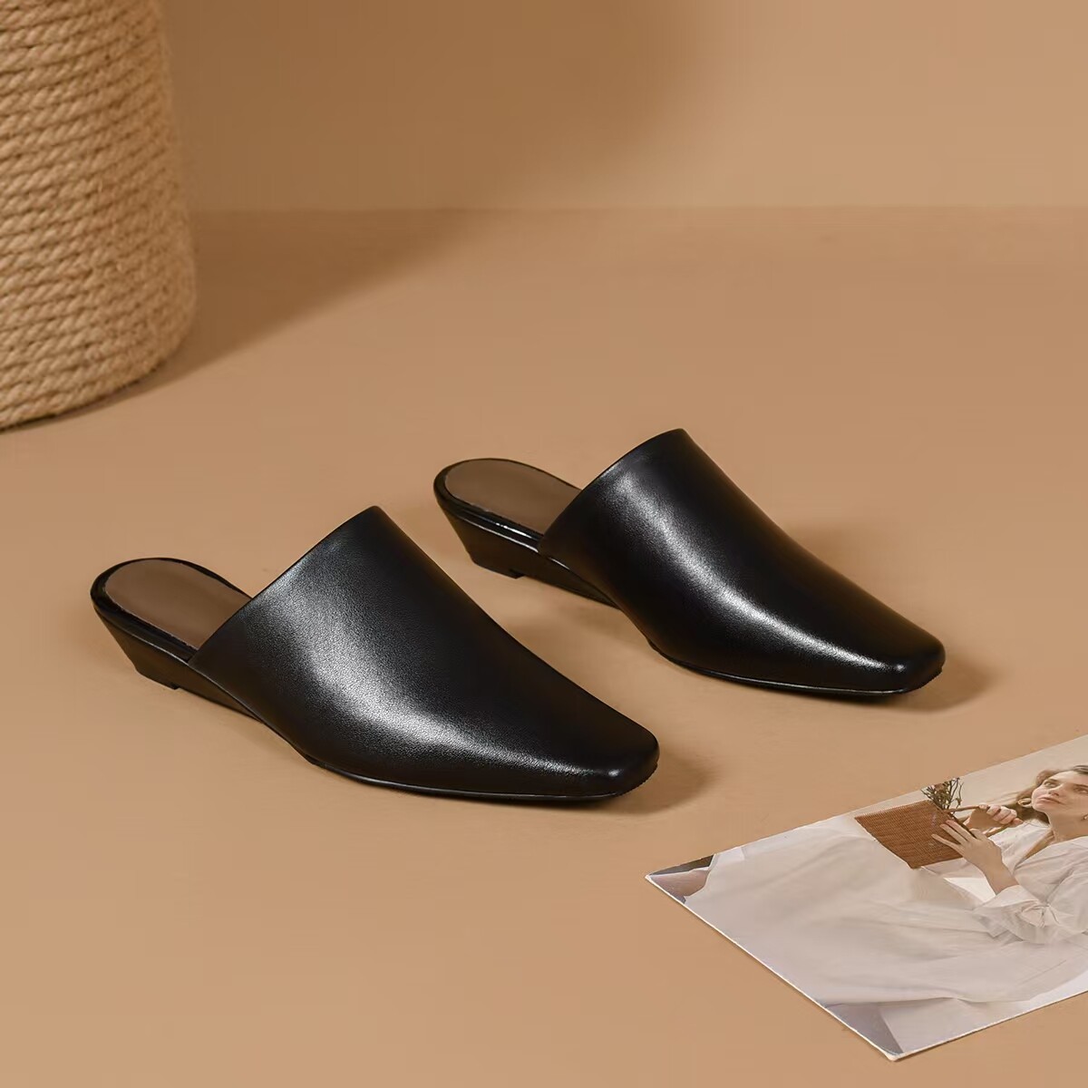 Dép sandal nữ da thật mũi vuông quai chữ V đế bệt chống trượt — màu đen chi tiết 8