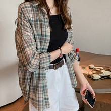 2025春秋新款衬衣复古港味格子衬衫女薄款宽松中长款防晒外套上衣