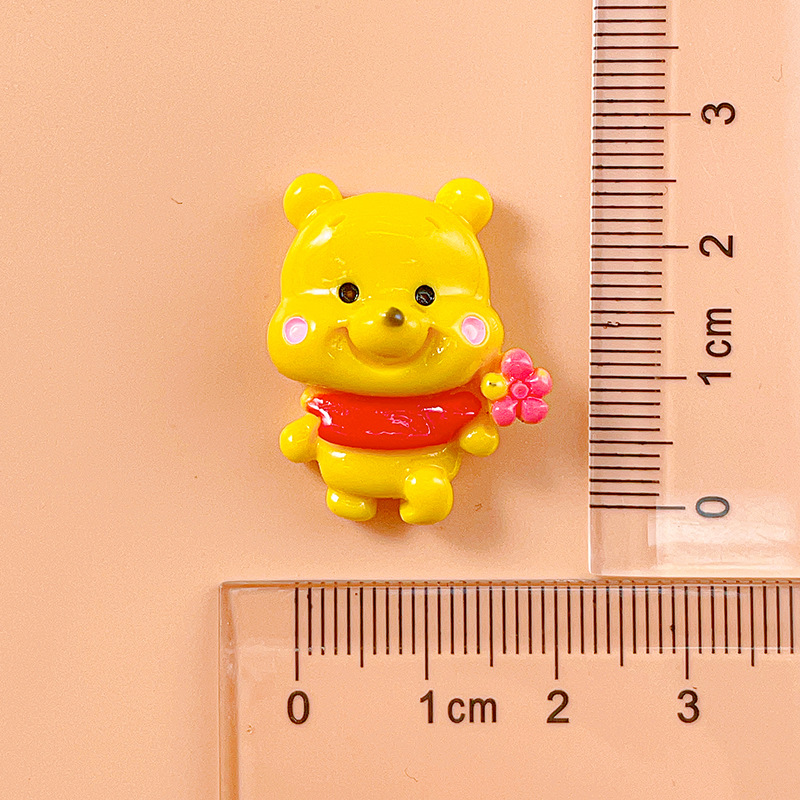 Nueva historieta pooh oso resina accesorios diy accesorios para el cabello horquilla accesorios hechos a mano goka crema de goma caja del teléfono diadema