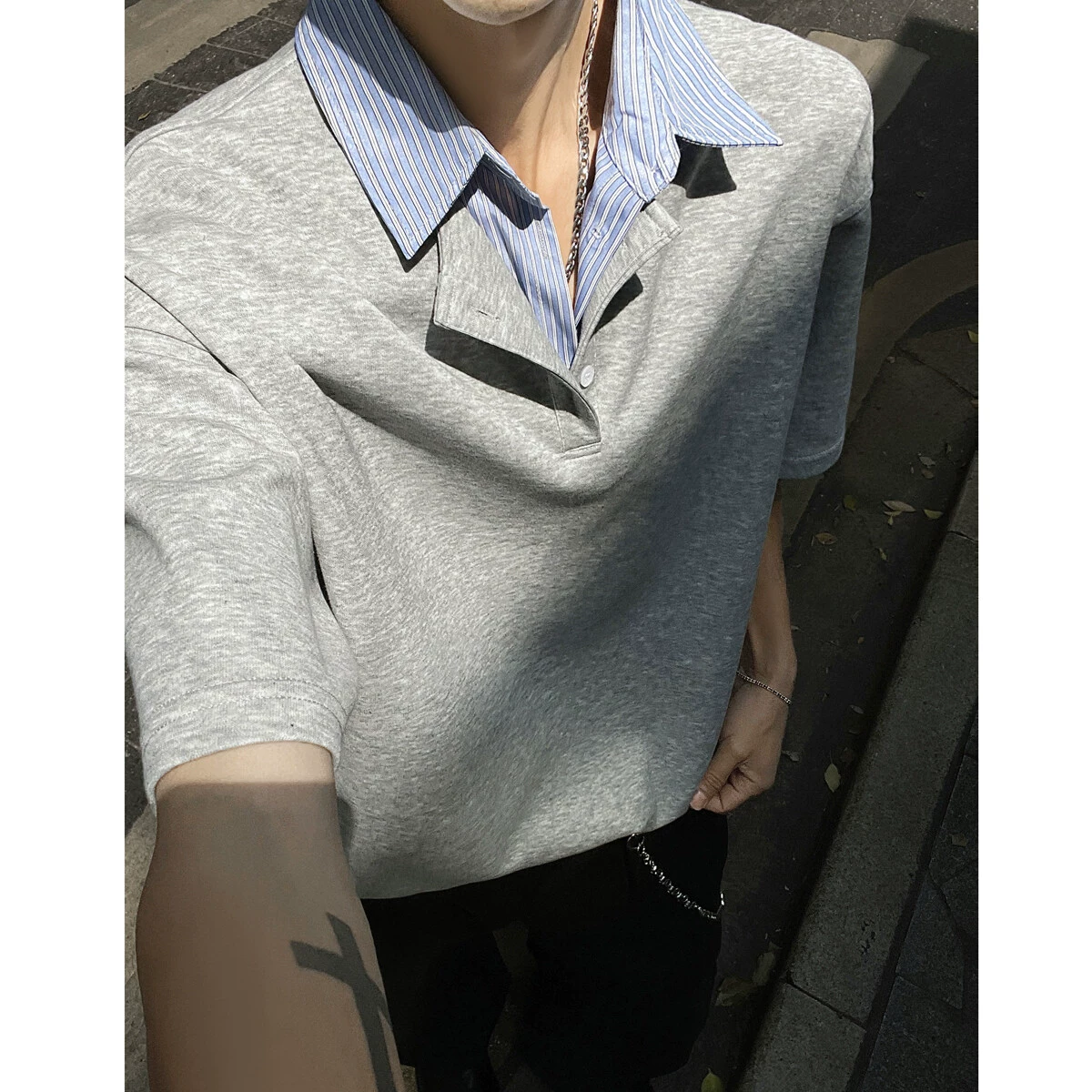 Поддельные две рубашки воротник с короткими рукавами мужской летний прилив, лацканная футболка, красивый прилив, свободный поло, повседневная рубашка