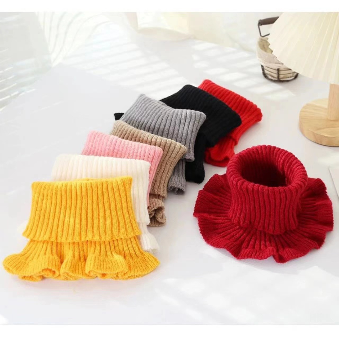 성인 여성 스카프는 무작위로 배포됩니다.