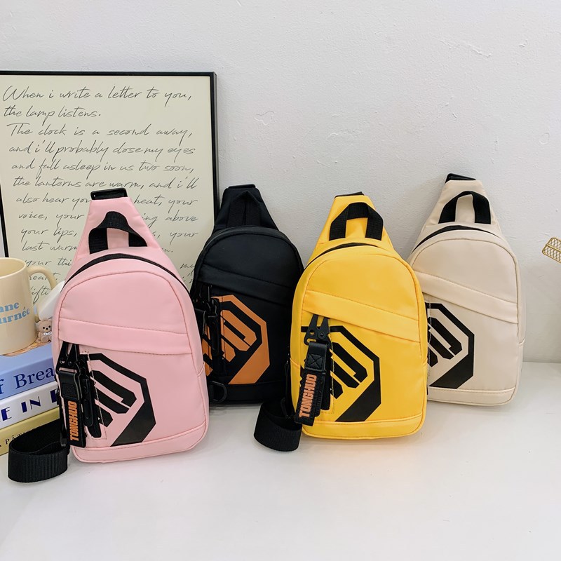 Versión coreana del bolso de pecho para niños y niños de moda, deportes de ocio, estilo occidental, bolso de mensajero para niños, nuevo monedero para niños de comercio exterior