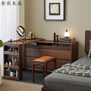 �ں���ľ��y̨����һ�w���W��ľ���y��ԭľ�L���Ҵ��^��β�ռ{��