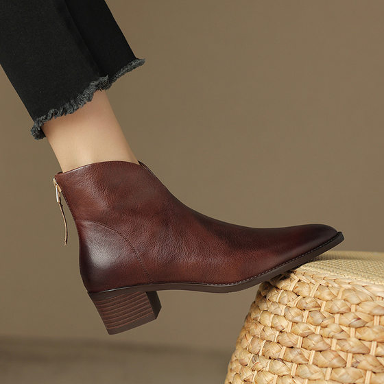 Pointed brown vintage Martin boots Women's British Style V-mouth short boots Women's Mid Heel chunky heel short boots
