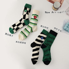 Spring and summer socks, women's socks, ins trend mid-tube socks, green sports cotton socks, men's and women's plaid embroidery love socks