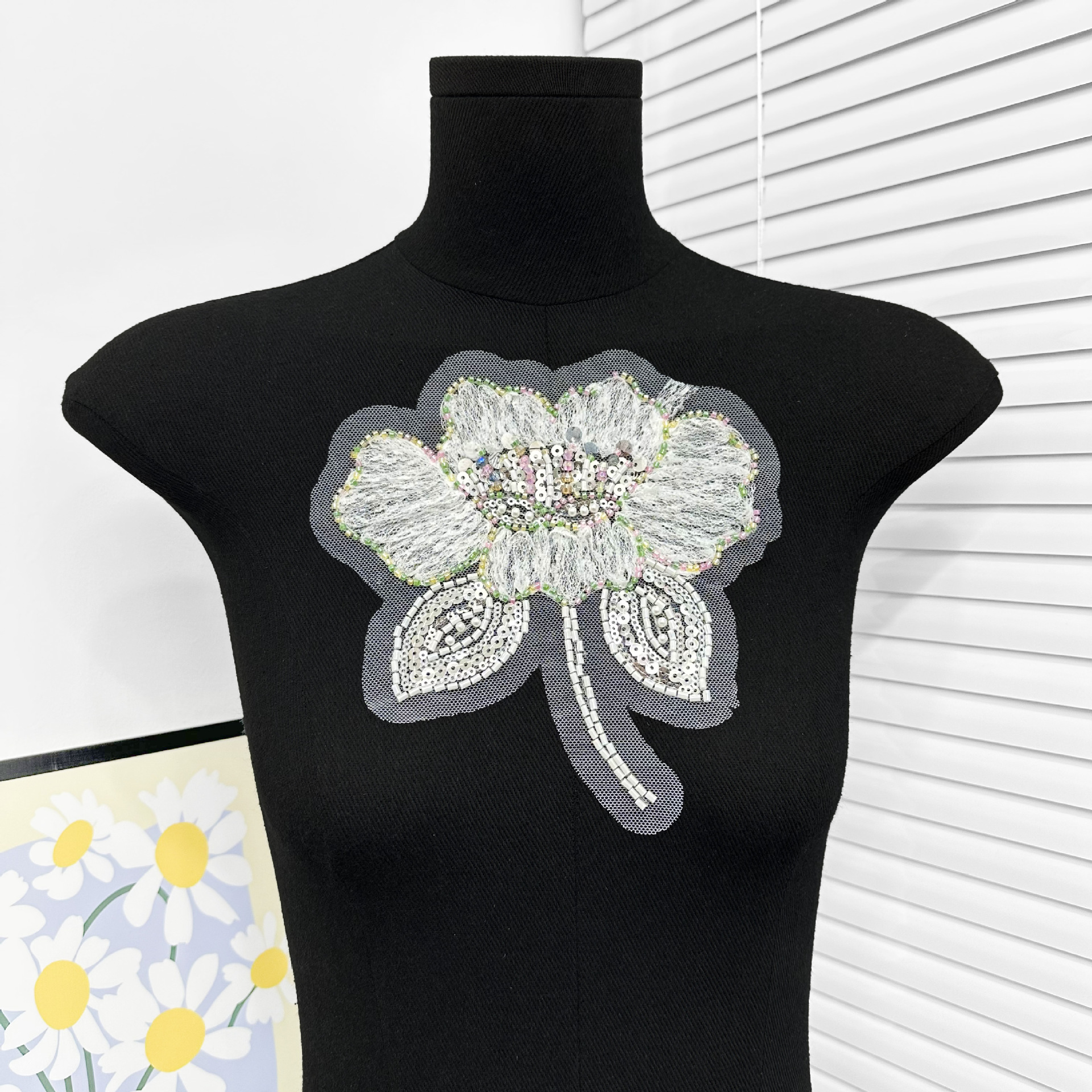 Nuevo bordado de perlas tridimensionales flor decal hilo de malla bordado tela de vestido de boda escenario accesorios de decoración fábrica directa