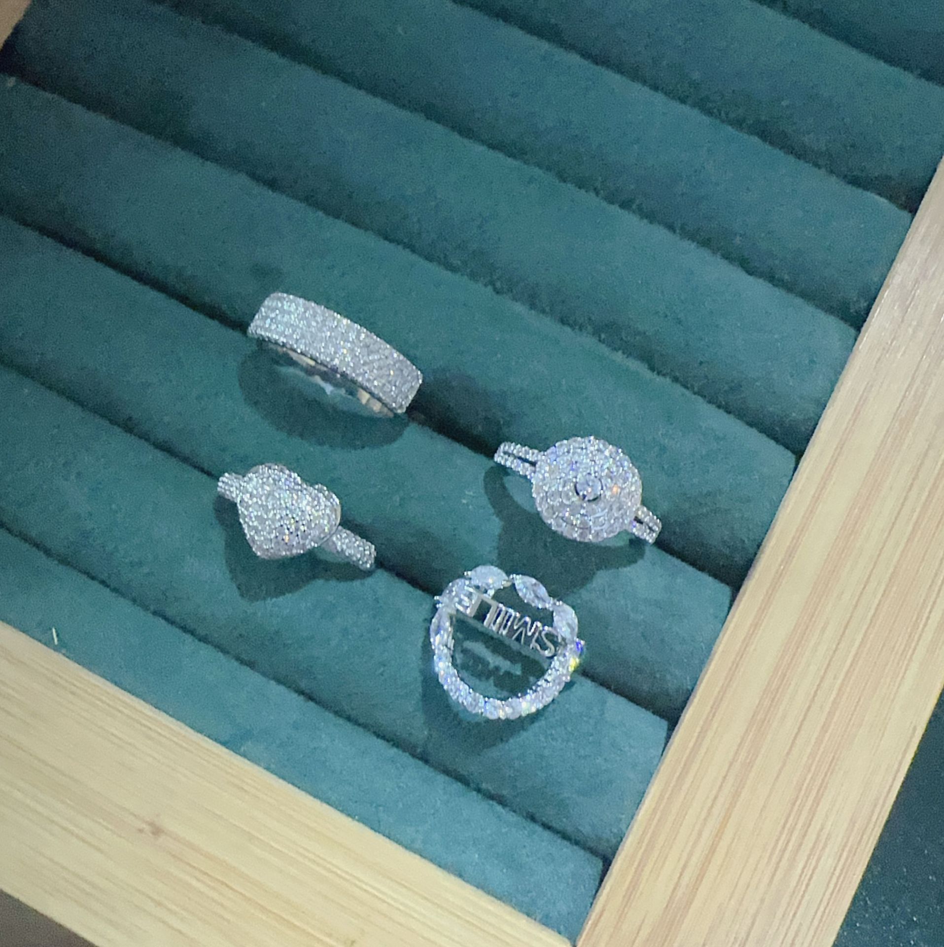 Elegant Zircon Micro Inlay Ring For Women Light Luxury Designer Ring_voghion.com