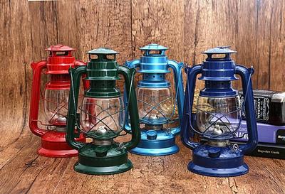 old-fashioned Kerosene Lantern Retro Camping lights Kerosene Tent lights Camping lights outdoors Campsite Hand lamp