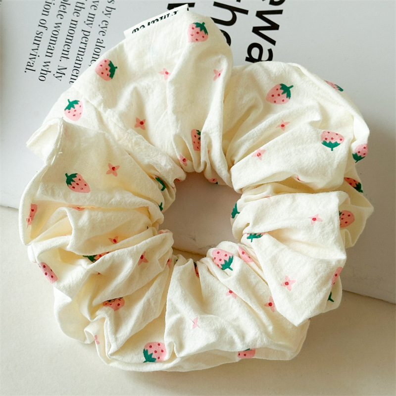 7g Weight Ponytail hair ring Hair Accessories Type 1 Piece Quantity Casual, Holiday Occasion Cloth Material Strawberry Pattern All Seasons Season Women's Gender Elegant, Sweet Style Elegant Sweet Women's Strawberry Cloth Ponytail Hair Ring 7