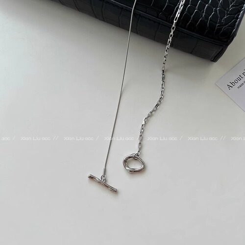 Titanium steel splicing ot buckle autumn and winter necklace women's new clavicle chain light luxury niche sweater chain