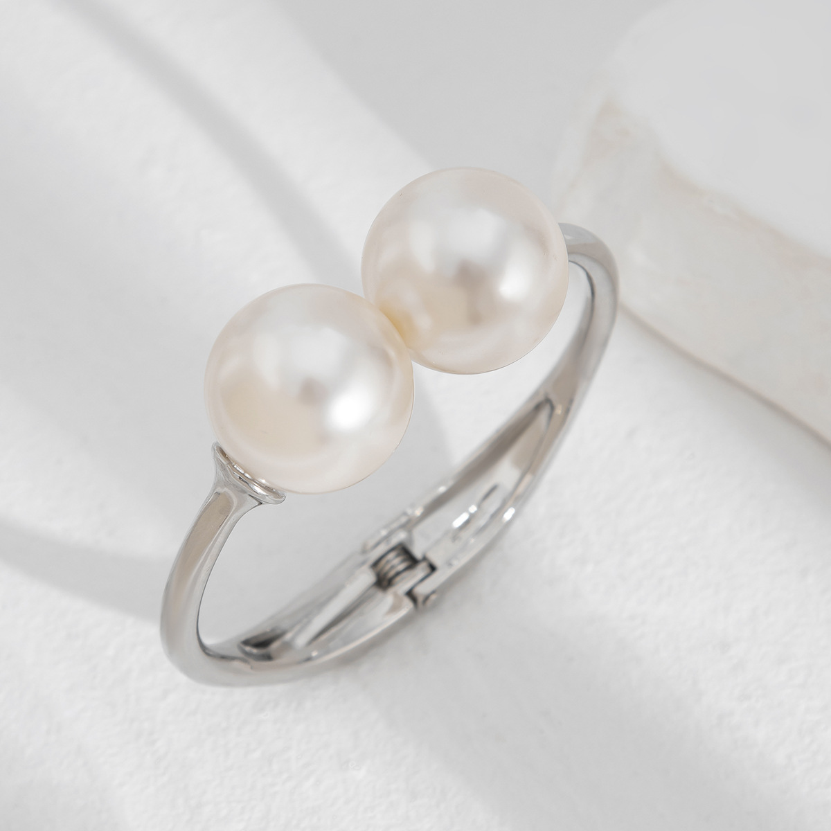 12g Weight Imitation Pearl Inlay Material Rings, Bracelets Classification 1 Piece Quantity Casual, Party, Street Occasion Alloy Material Solid Color Pattern All Seasons Season Women's Gender Inlay Design Cool Style, IG Style Style Gold, Silver Color Cool Style IG Style Solid Color Alloy Inlay Imitation Pearl Women's Rings Bracelets 12