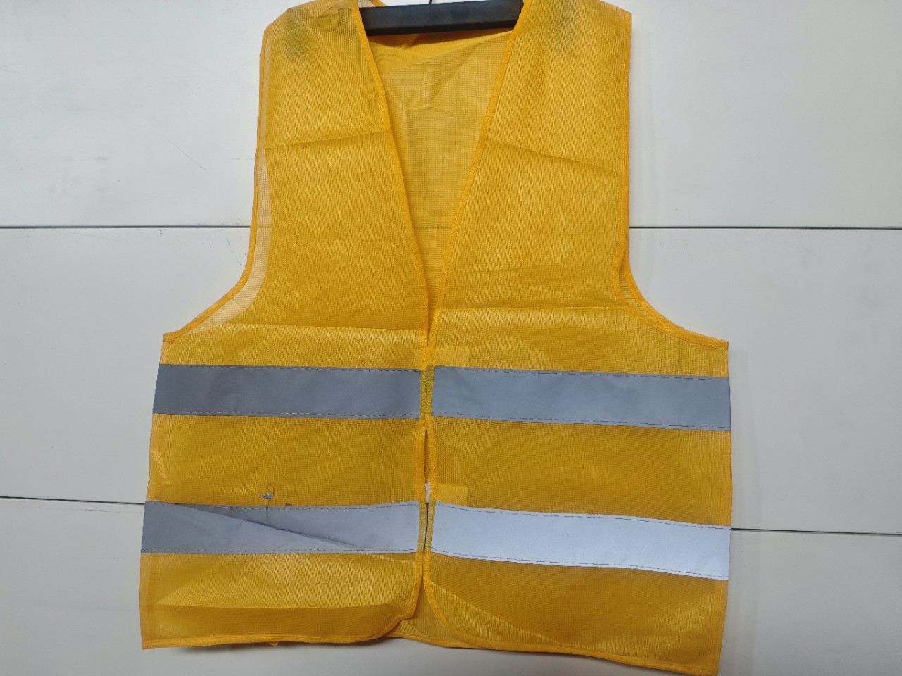 Retroreflective safe vest