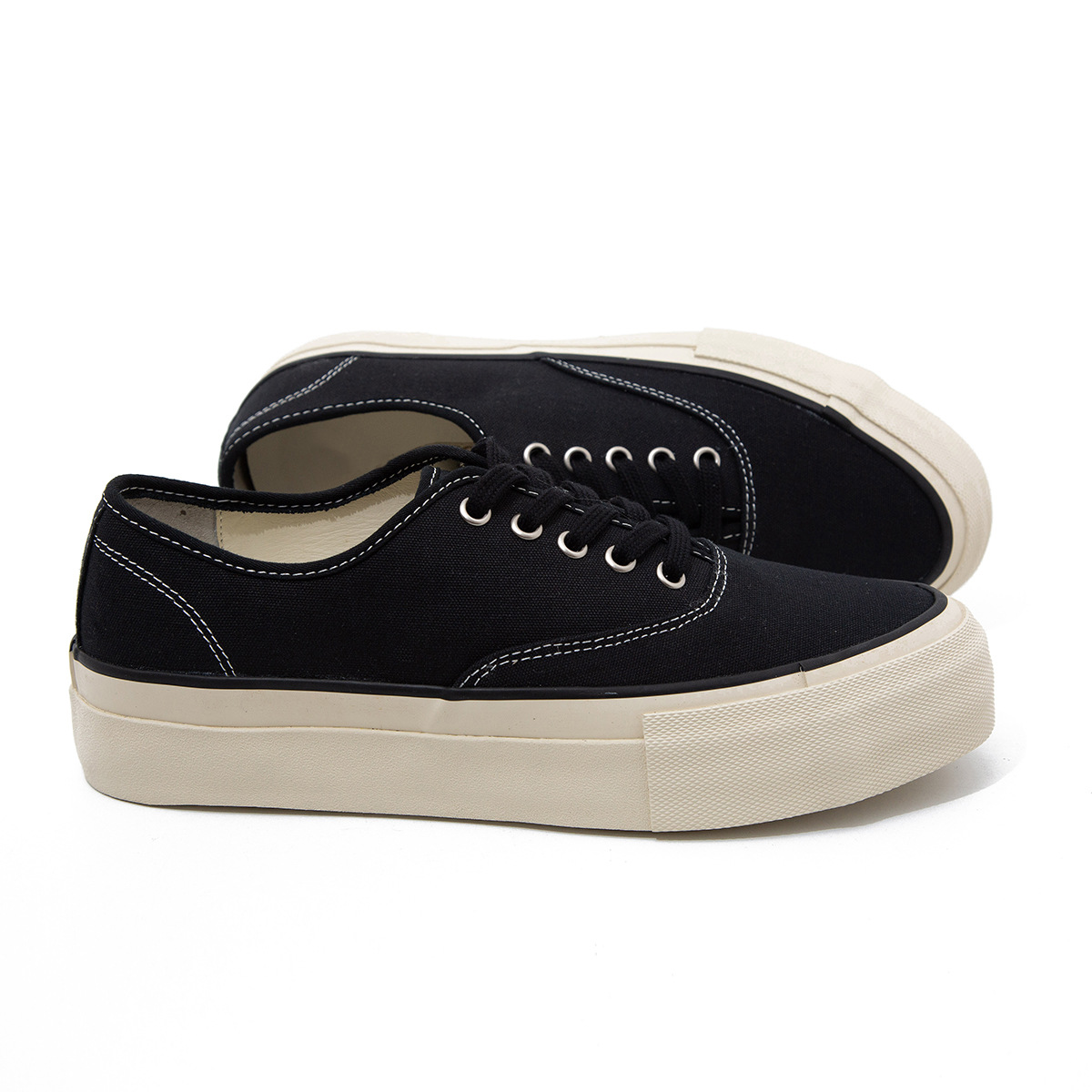 Paksupohjaiset hengittävät kankaat, joissa on korotettu korkeus. 2024, uudet pienet valkoiset miesten matalat ja trendikkäät lautakengät, japanilaiset._voghion.com