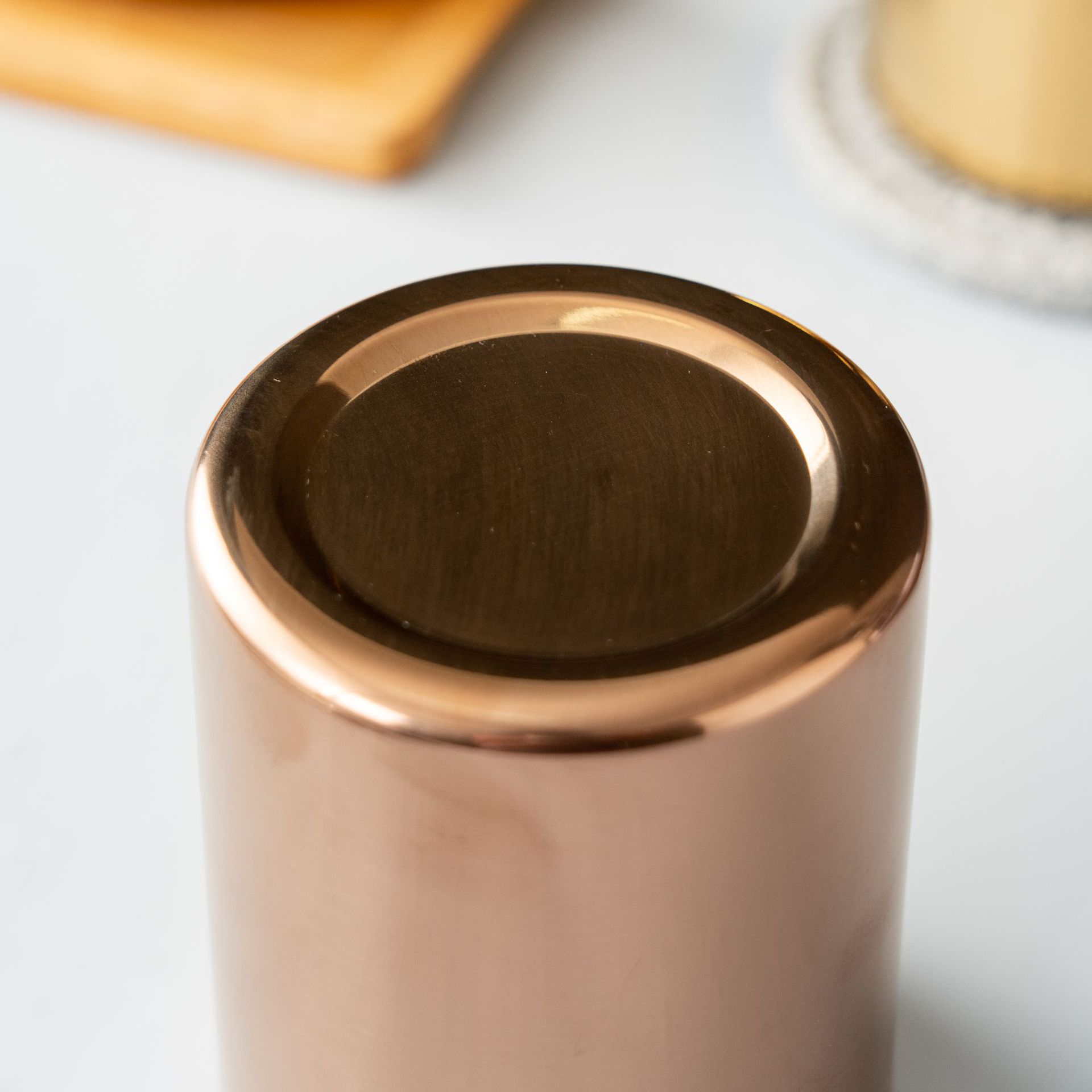 De doble capa de acero inoxidable arreglo floral de oro redondo titular de la pluma taza de almacenamiento de Oficina Decoración de maquillaje cepillo de tubo de almacenamiento