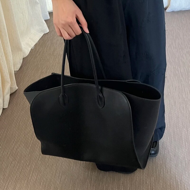 女性のための大容量トートバッグ 2025 夏の新しいトレンディなニッチライト高級高品質通勤脇の下ショルダーバッグ|undefined