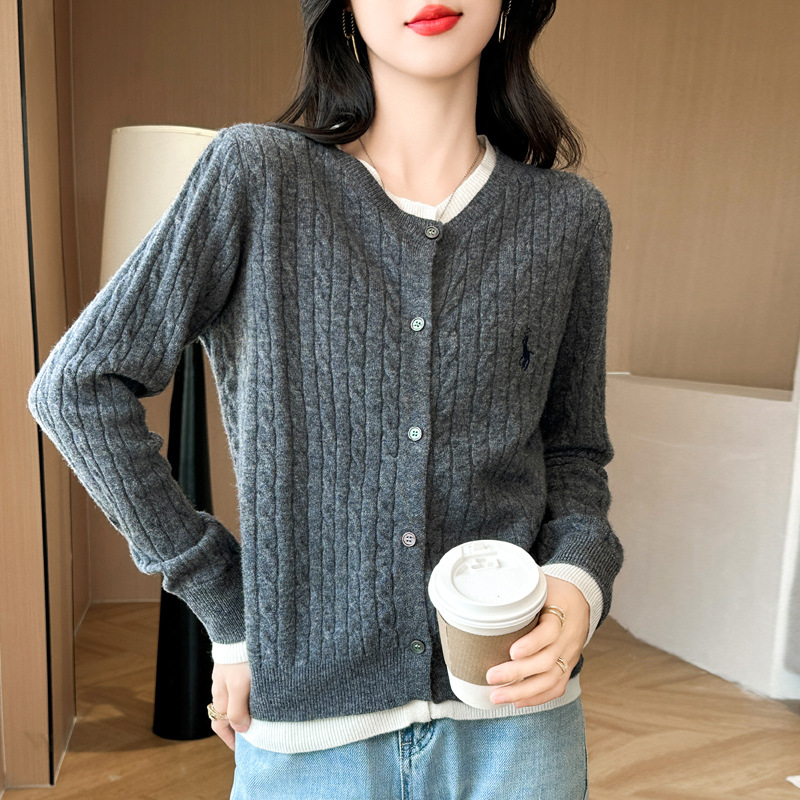 Autumn set with a round collar