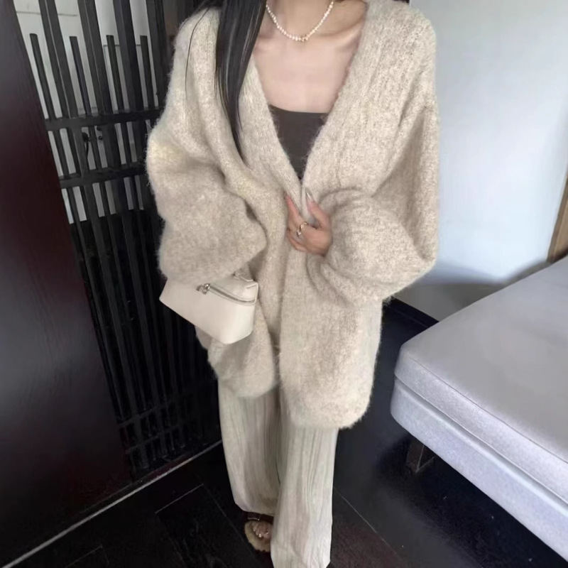 Yunshu Soft and Waxy Korean Style Lazy Style Sweater Jacket for Women 2025 Autumn and Winter Loose Alpaca Knitted Cardigan