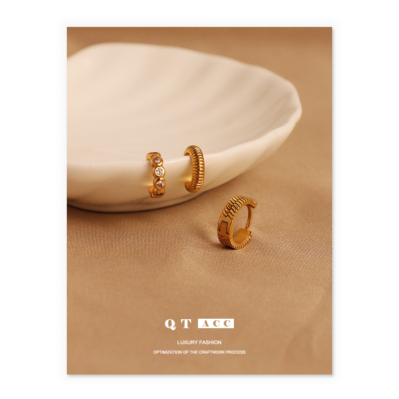 Latón chapado 18K oro real/circón micro-con incrustaciones retro europeo y americano hip hop elegante pendientes sin oreja clip de hueso oreja hebilla hembra