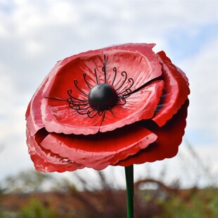 �羳���R�d���⌍��Garden Sculpture with Spike�t���Fˇ�����