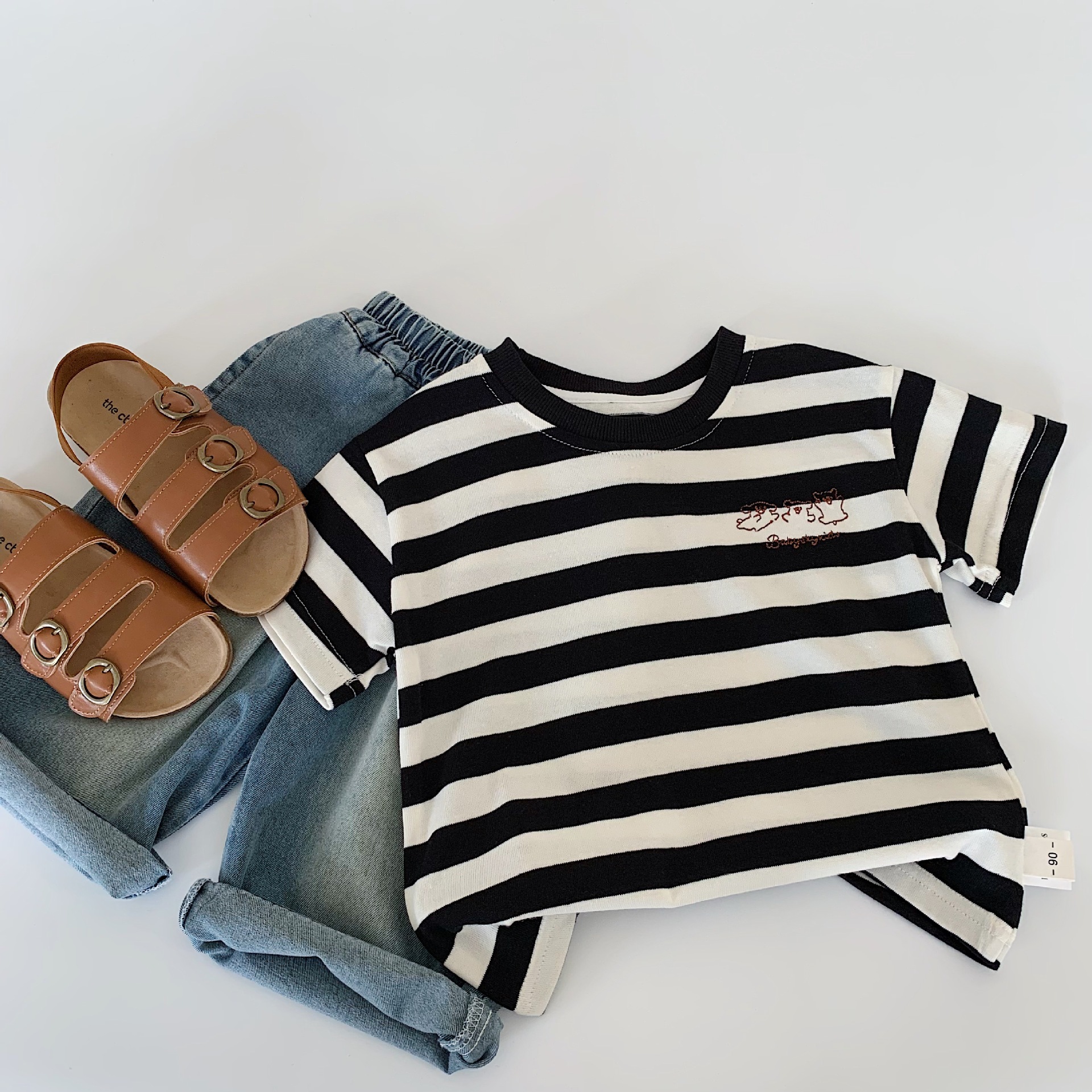 Mai Bao Niños verano camiseta de manga corta 2025 nuevo estilo coreano niñas y niños a rayas jersey ropa infantil al por mayor un