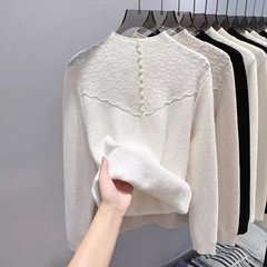 現物のベルベットの半高襟のシャツの女性の秋冬のゆるい洋風のニットの上着のレースの一体の絨毛の中にセーターを掛けます。