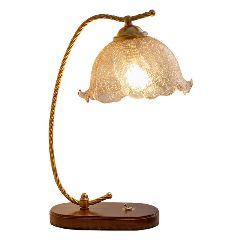 Francés retro dormitorio lámpara de mesa de estudio de vidrio decorativo lámpara de mesa B & B atmósfera boda larga lámpara de mesa de noche lámpara