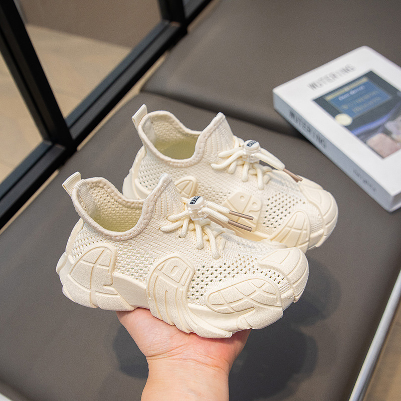 Zapatos para niños, zapatos de red, verano 2025 nuevos zapatos deportivos para niños, superficie de malla transpirable, zapatos para correr antideslizantes para niños