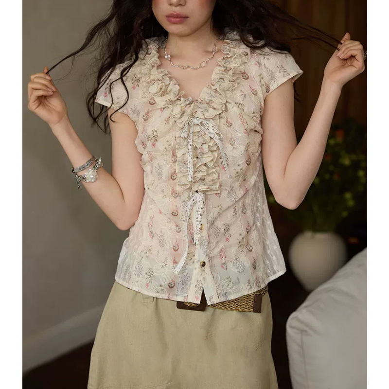 Lazy Holiday, Special Texture, Ruffled Hem, Lace Short-Sleeve Shirt, Cardigan Top, Korean-Style Girly Style Lazy Holiday, Special Texture, Ruffled Hem, Lace Short-Sleeve Shirt, Cardigan Top, Korean-Style Girly Style