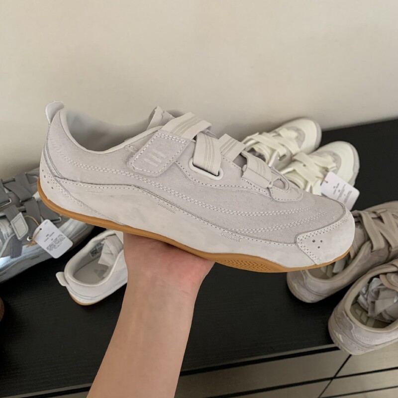 Putian Ballet Style Velcro Flats-Soled Moral Training Shoes for Women New Retro Versatile One-Line Casual Sports Forrest Gump Shoes