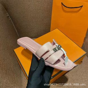 �羳H���¿��Ʒ�|ƴɫ���ٿ��ֱ펧���z��һ���ͱ���Ů��Ь���l